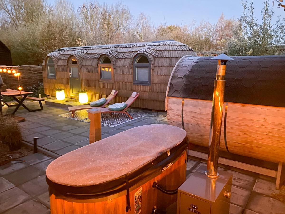 Bed & Wellness Klein Knorrestein With Private Hottub And Sauna And Tandembike Rental Included In Price Almere Exterior photo